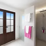 Villa Jj By *