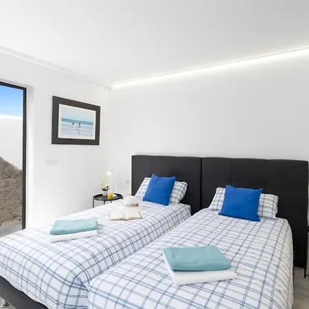 Villa Jj By *